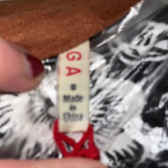 Raga size small brown faux suede long sleeve peasant style NWOT - Picture 12 of 12